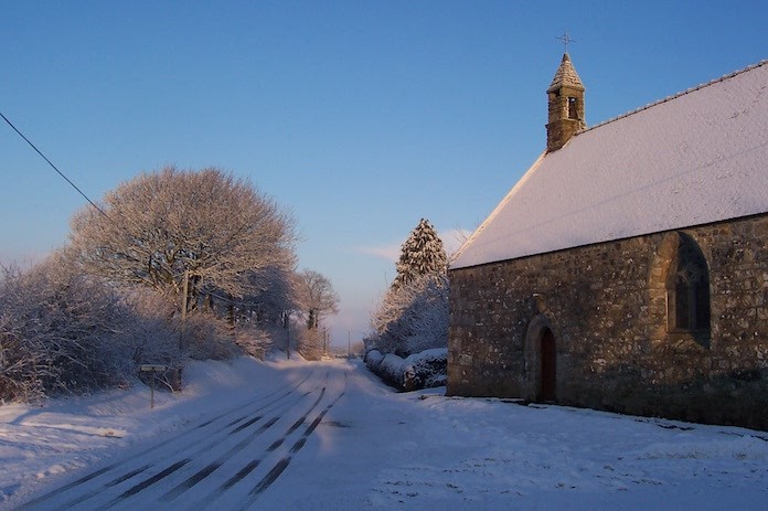 chapelle saint Guénolé enneigée